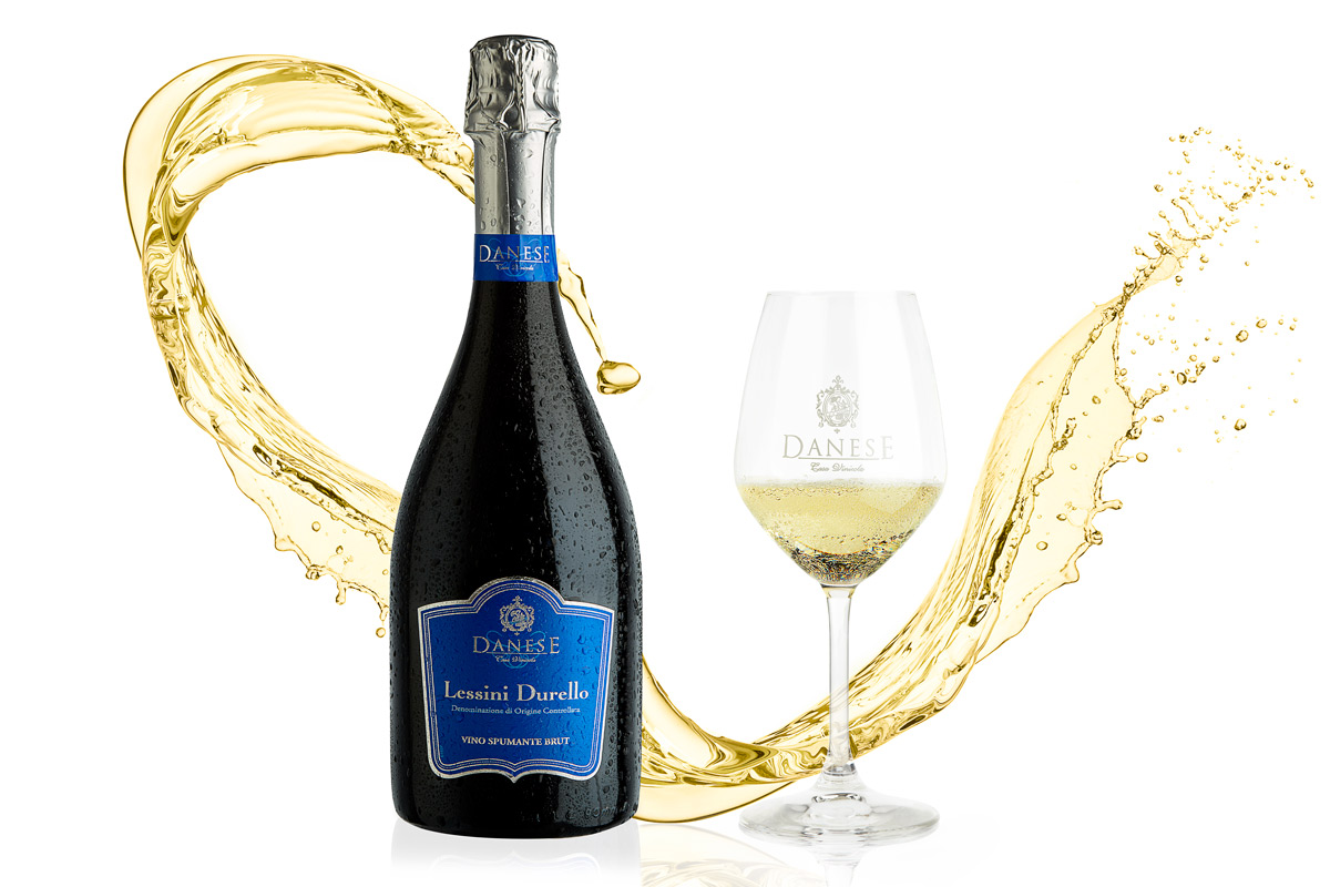Вино с синей этикеткой. Prosecco шампанское синяя этикетка. Шампанское с синей этикеткой. Дорогое итальянское шампанское. Миранда шампанское.